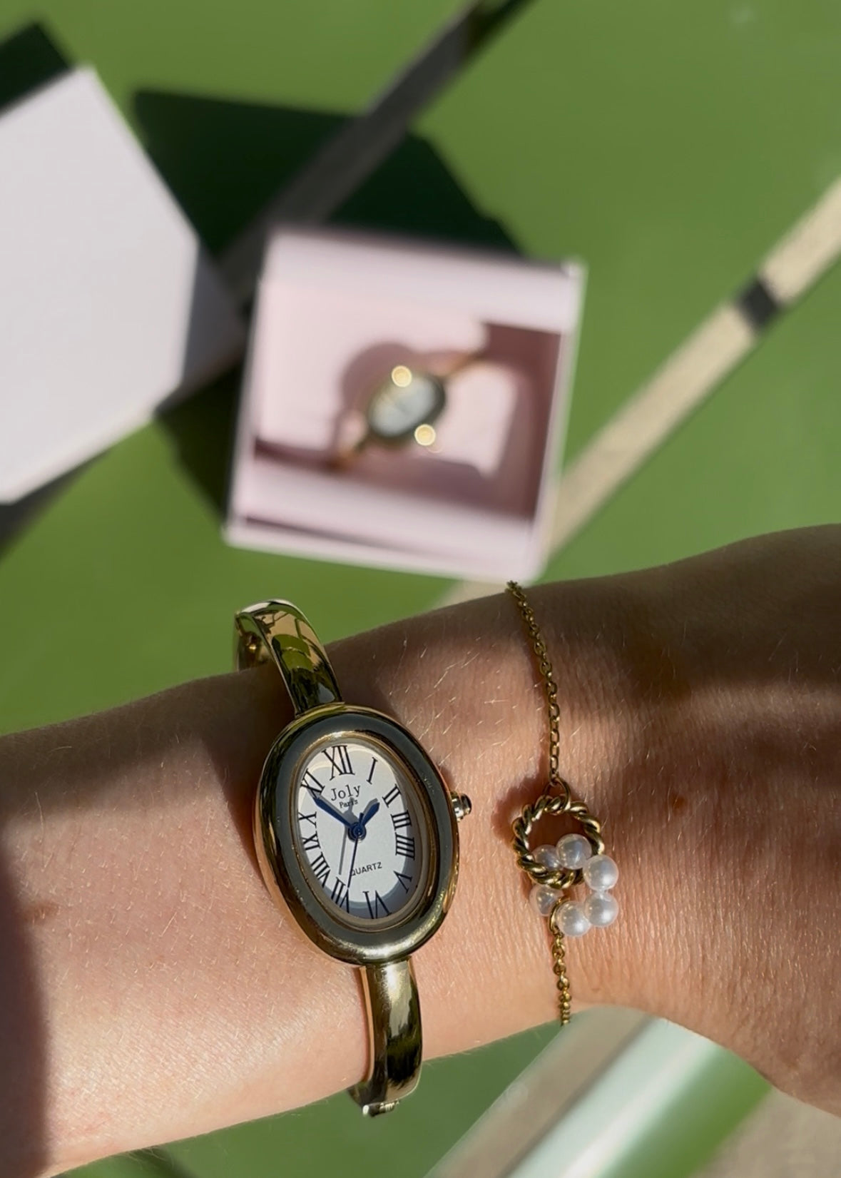 Doré Oval Watch