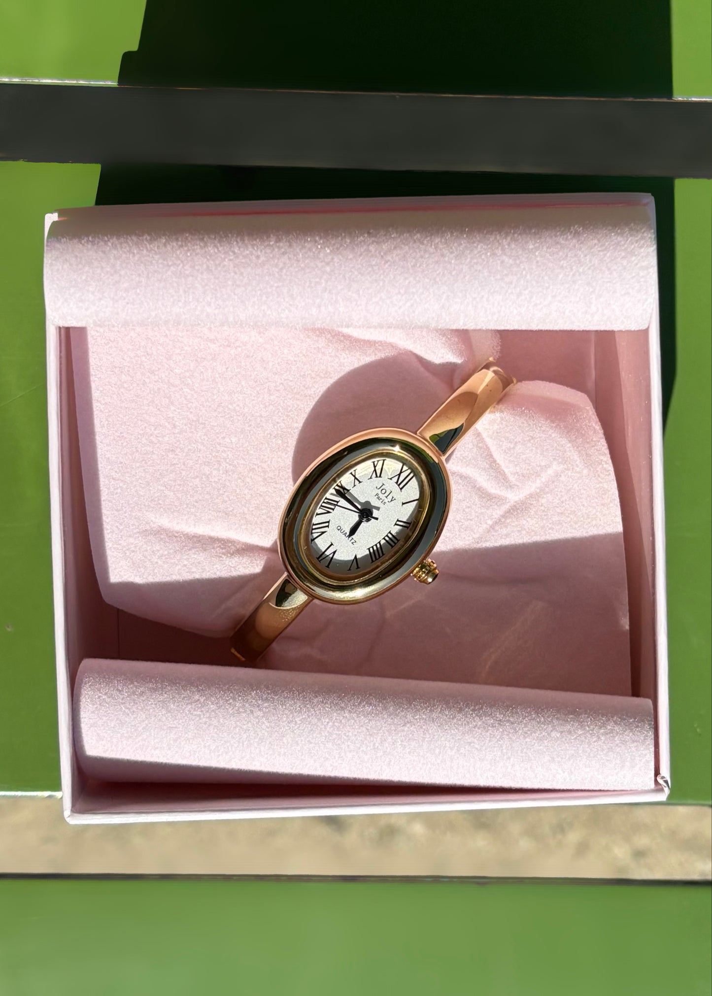 Doré Oval Watch